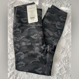 Fabletics High Waisted Heathered Capri